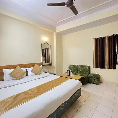 Silvershine Family Hotel- New Delhi Exterior photo
