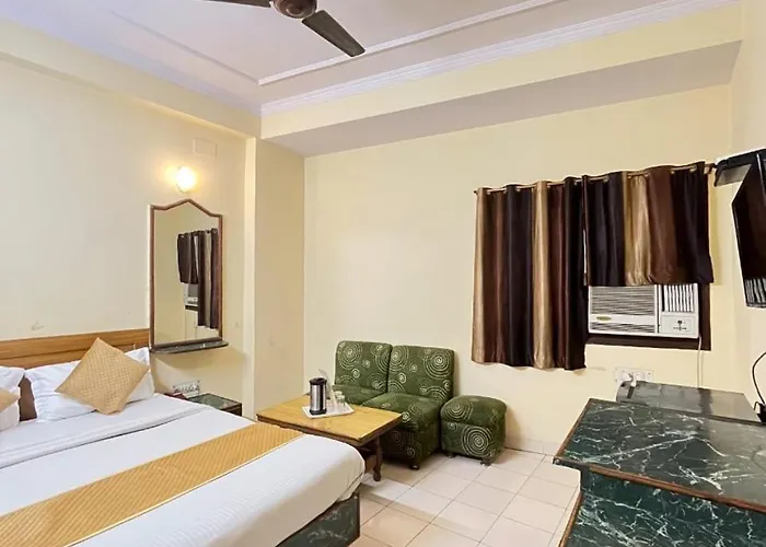 Silvershine Family Hotel- New Delhi