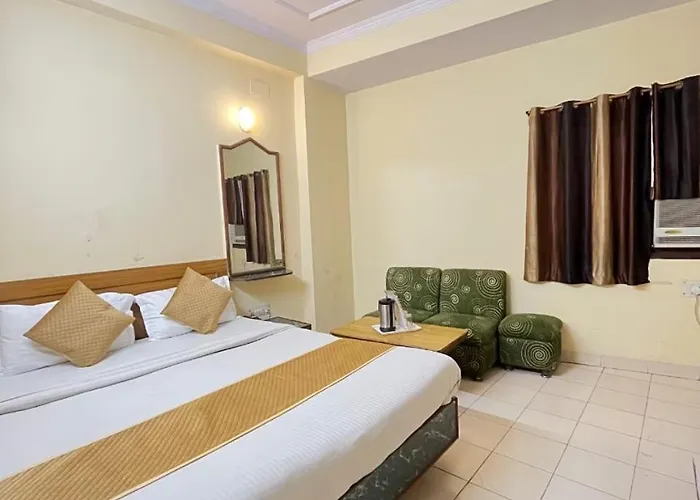 Silvershine Family Hotel- New Delhi